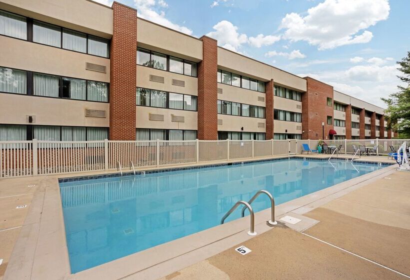 ホテル Best Western Plus Reading Inn & Suites