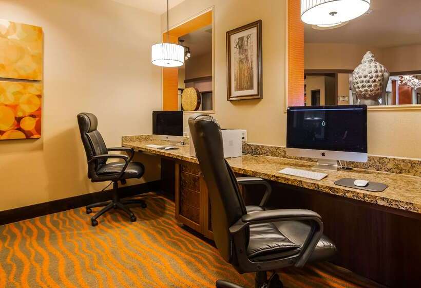 فندق Best Western Plus Tupelo Inn & Suites