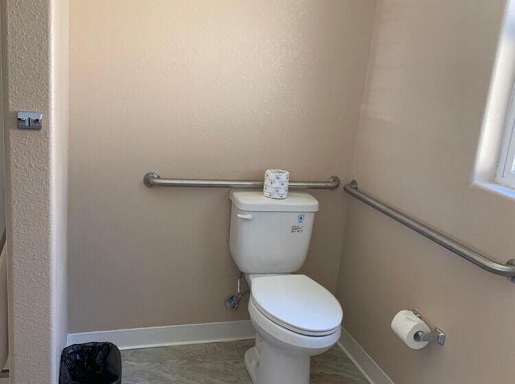 בית מלון כפרי Beverly Lodge