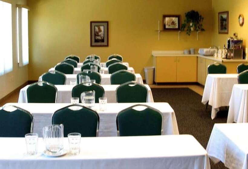 هتل Broadway Inn Conference Center