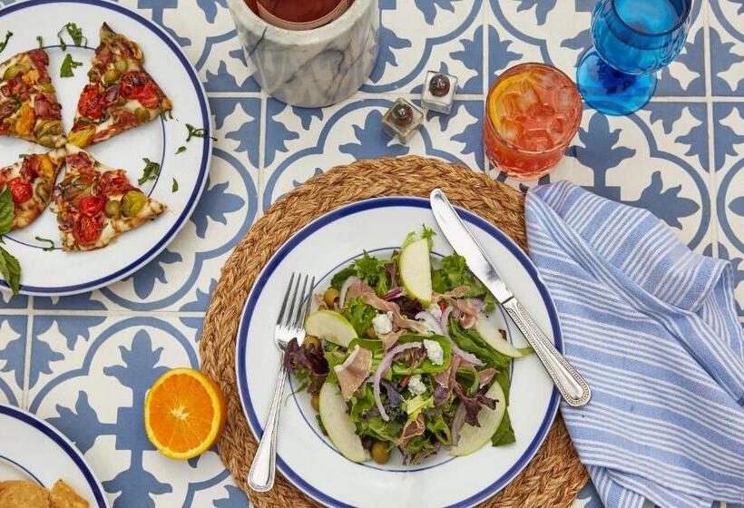 Casa Laguna Hotel & Spa