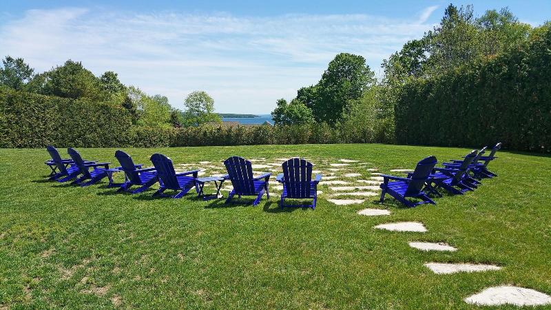 Отель Charlevoix Inn & Suites Surestay Collection By Best Western