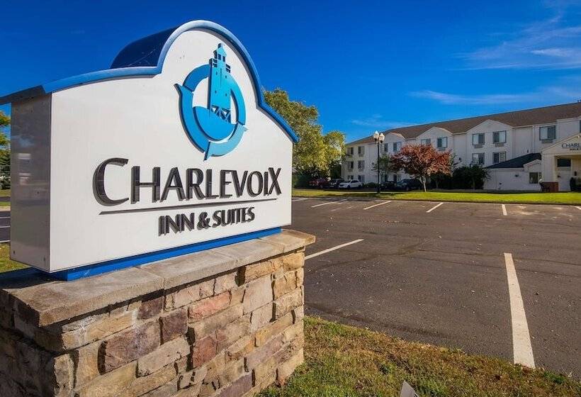 Отель Charlevoix Inn & Suites Surestay Collection By Best Western