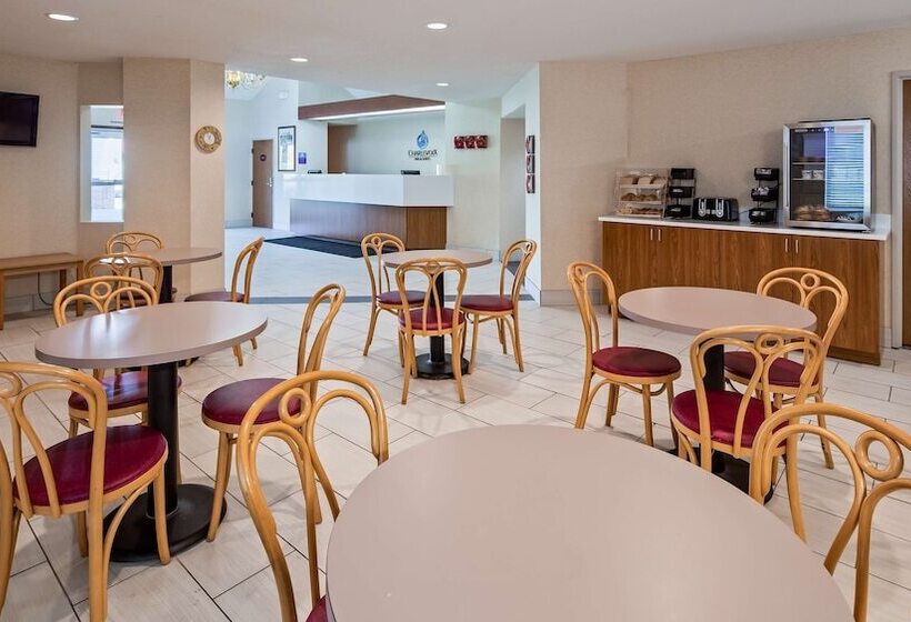 Отель Charlevoix Inn & Suites Surestay Collection By Best Western