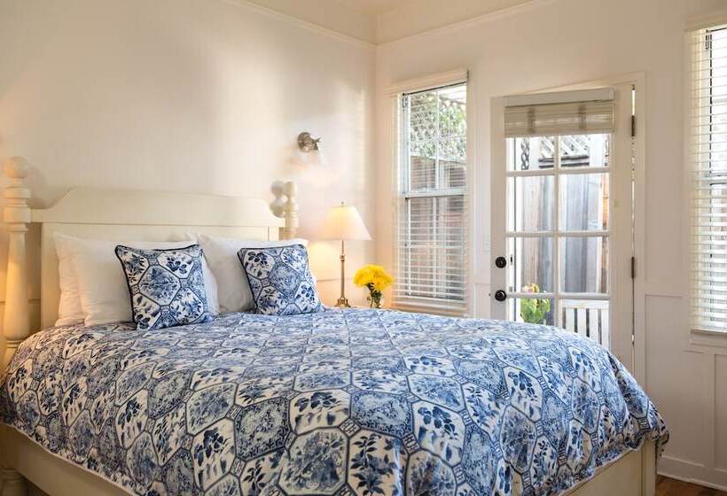 فندق Cheshire Cat Inn & Cottages