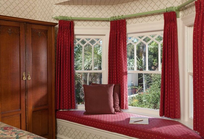 فندق Cheshire Cat Inn & Cottages