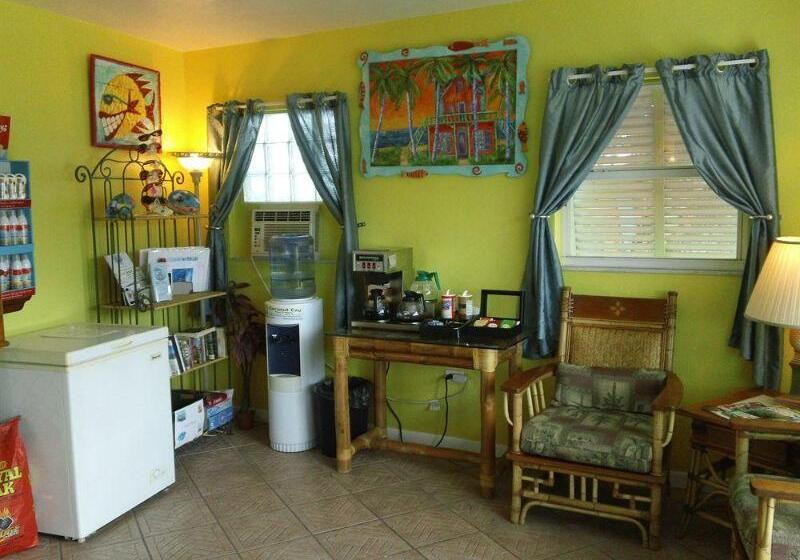 فندق Coconut Cay Resort