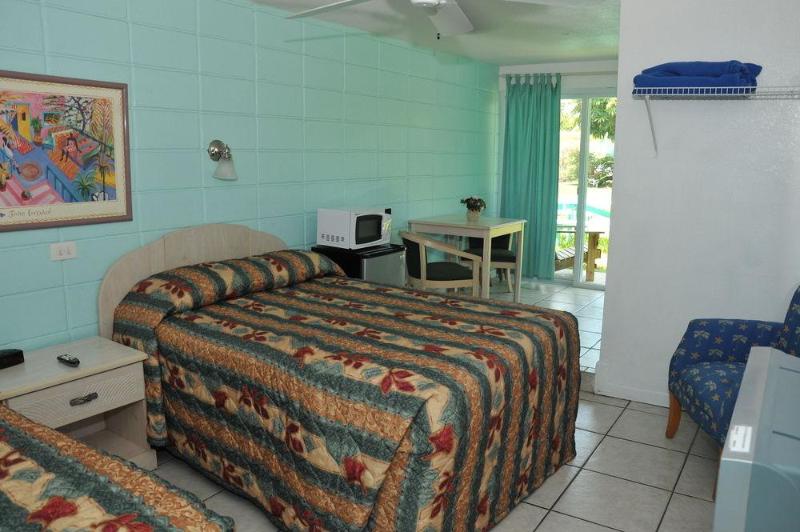 فندق Coconut Cay Resort