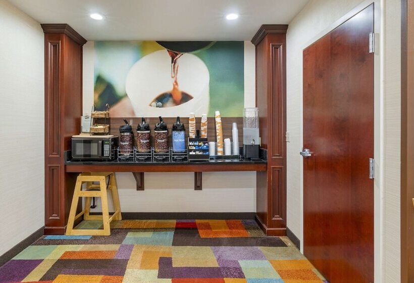 فندق Comfort Inn & Suites