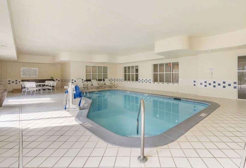 فندق Comfort Inn & Suites