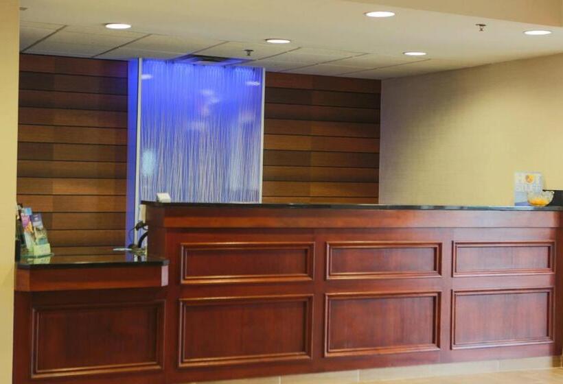 فندق Comfort Inn & Suites