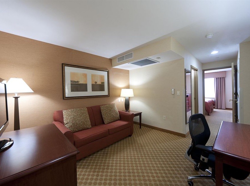 فندق Queens County Inn & Suites