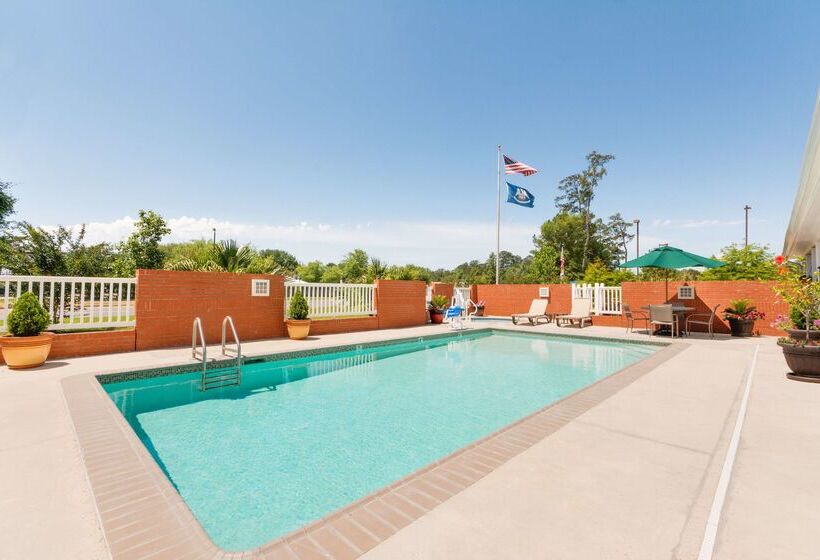 فندق Country Inn & Suites By Radisson, Covington, La