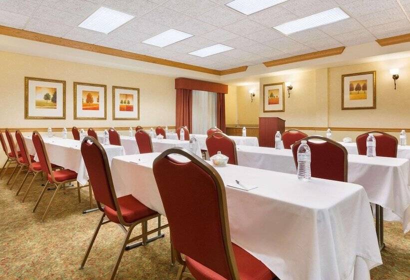 فندق Country Inn & Suites By Radisson, Covington, La