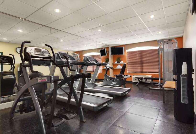 فندق Spark By Hilton Woodbridge