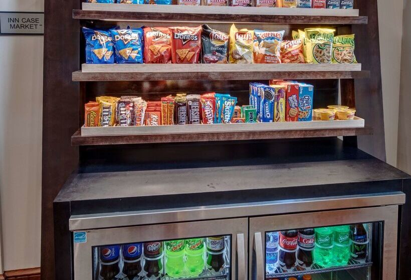 فندق Spark By Hilton Woodbridge