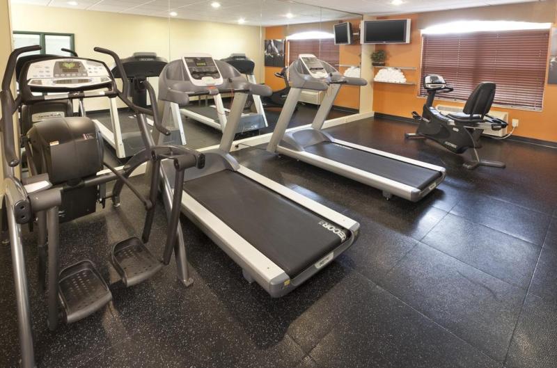 فندق Spark By Hilton Woodbridge