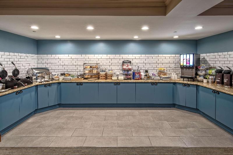 فندق Spark By Hilton Woodbridge