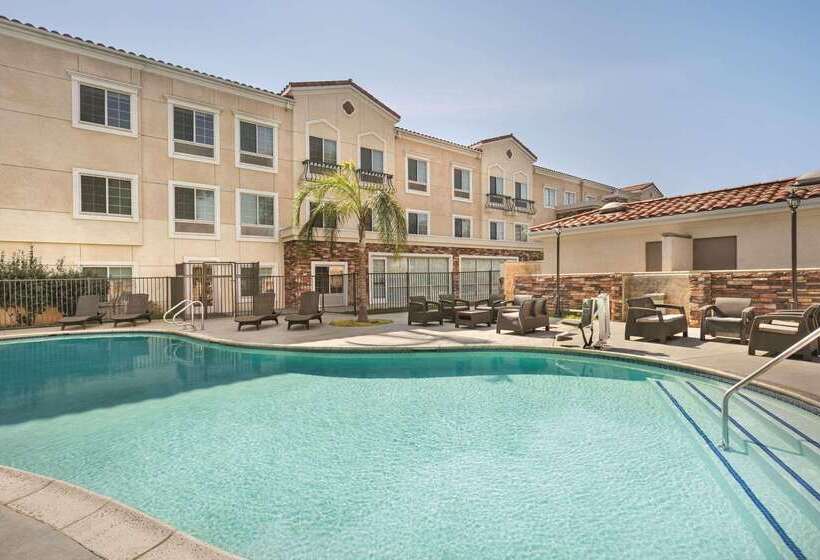 فندق Spark By Hilton Redlands