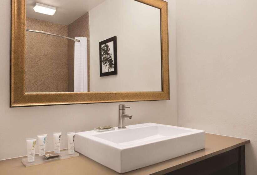 فندق Spark By Hilton Redlands