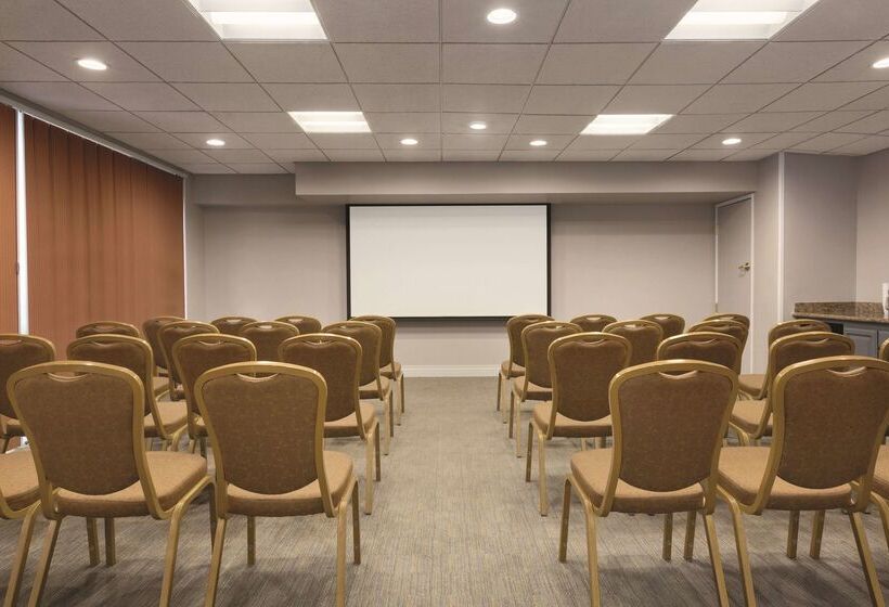 فندق Spark By Hilton Redlands