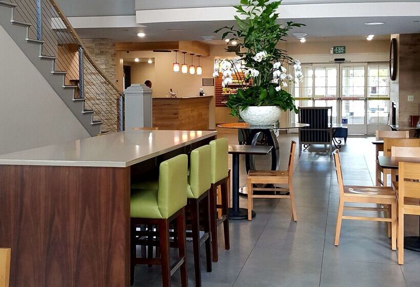 فندق Spark By Hilton Redlands