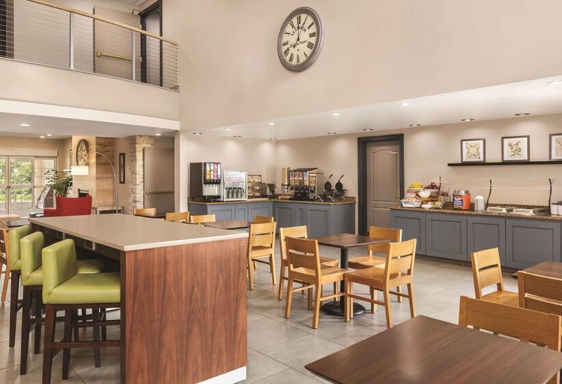 فندق Spark By Hilton Redlands