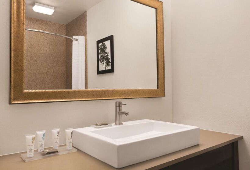 فندق Spark By Hilton Redlands