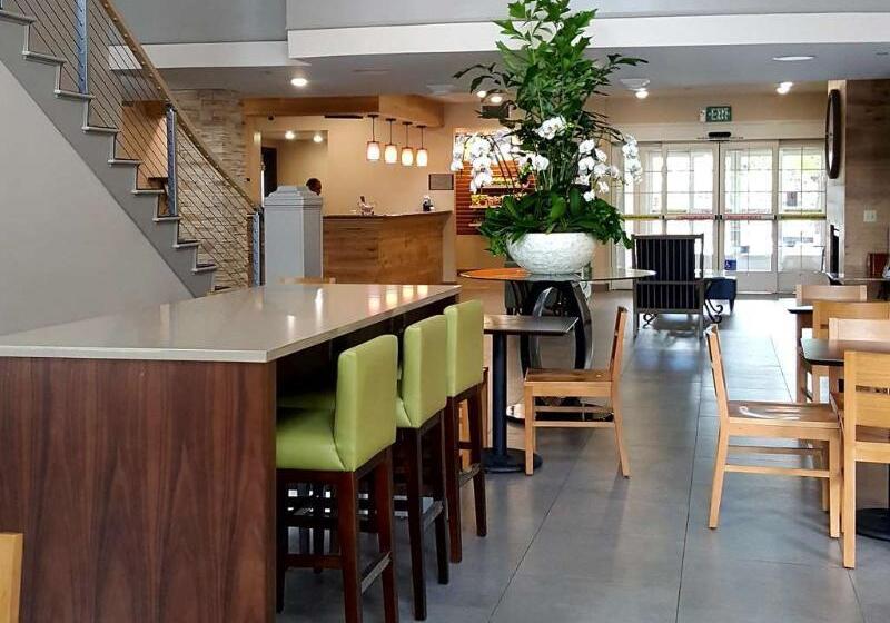 فندق Spark By Hilton Redlands