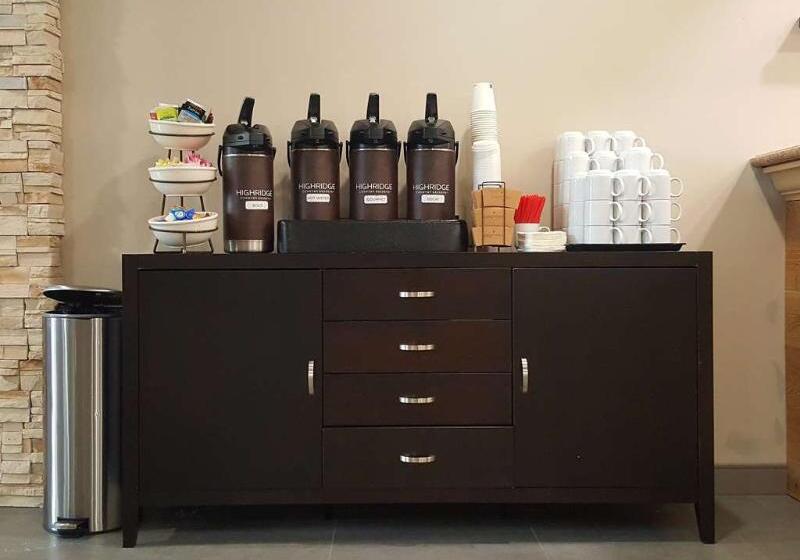 فندق Spark By Hilton Redlands