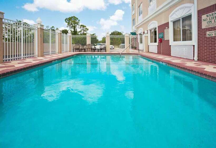 בית מלון כפרי Country Inn & Suites By Radisson, St. Petersburg  Clearwater, Fl