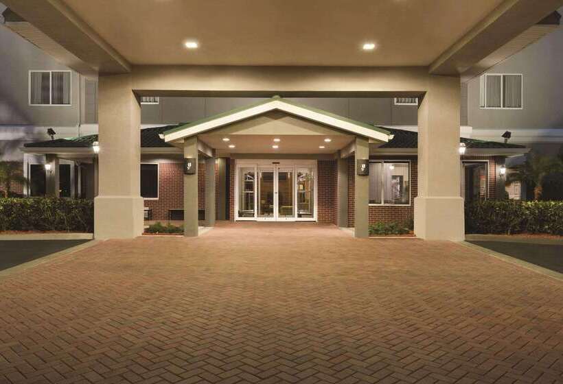בית מלון כפרי Country Inn & Suites By Radisson, St. Petersburg  Clearwater, Fl