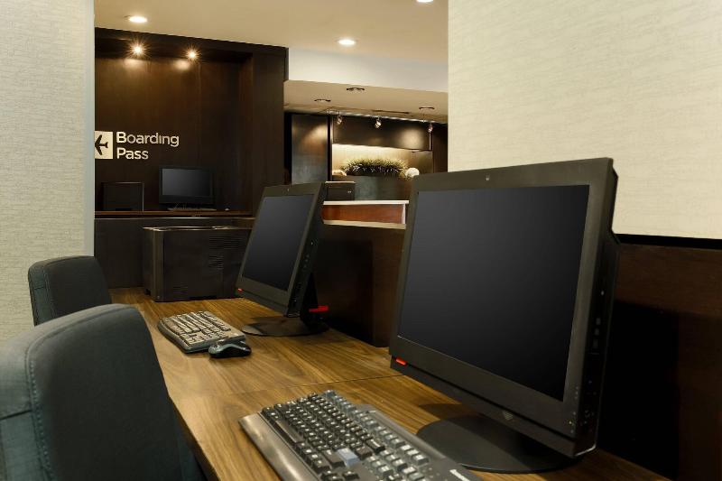 فندق Courtyard By Marriott Monroe Airport