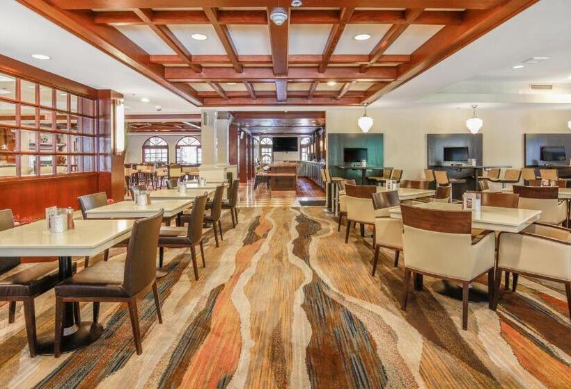 فندق Courtyard Palo Alto Los Altos