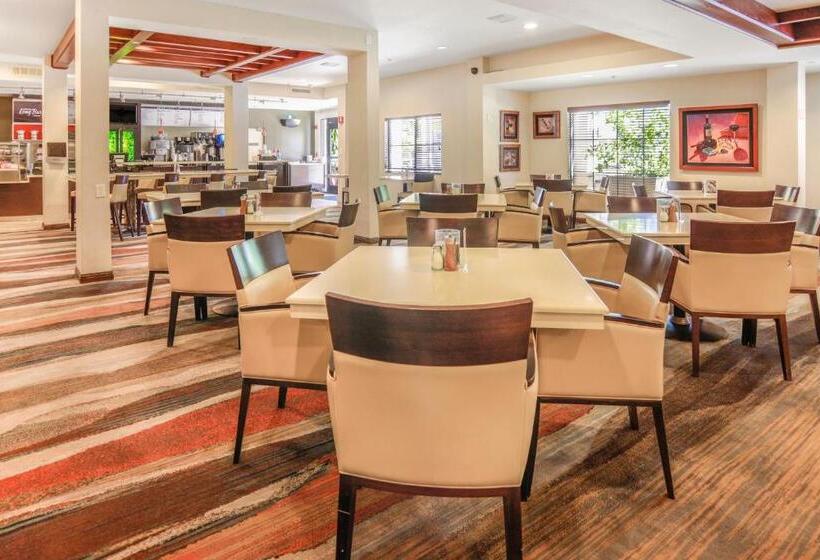 فندق Courtyard Palo Alto Los Altos