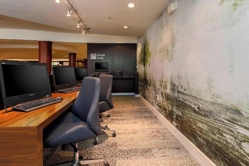 فندق Courtyard By Marriott Potomac Mills Woodbridge