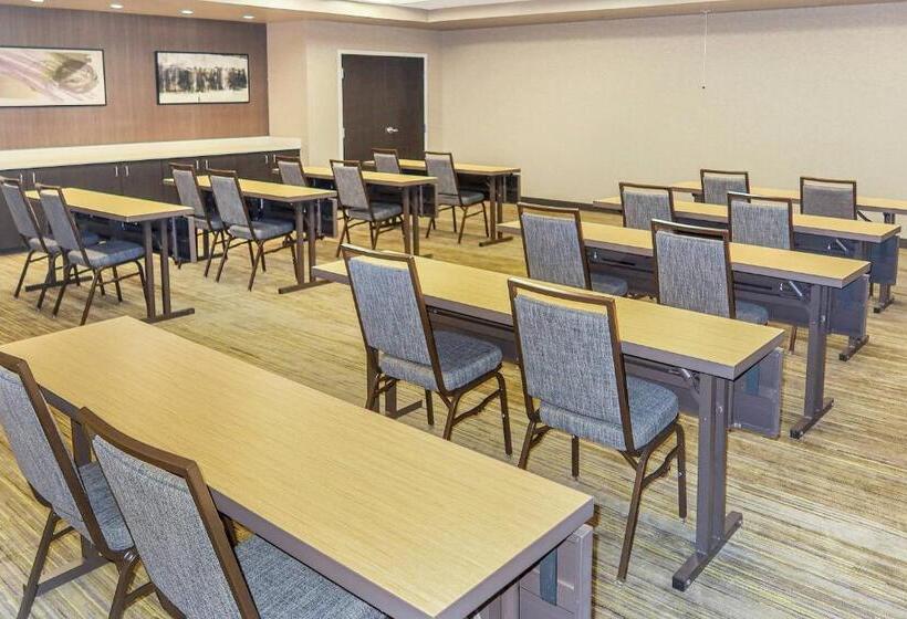 فندق Courtyard By Marriott Potomac Mills Woodbridge