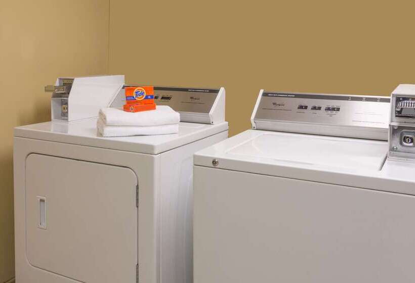 فندق Days Inn By Wyndham Dumfries Quantico