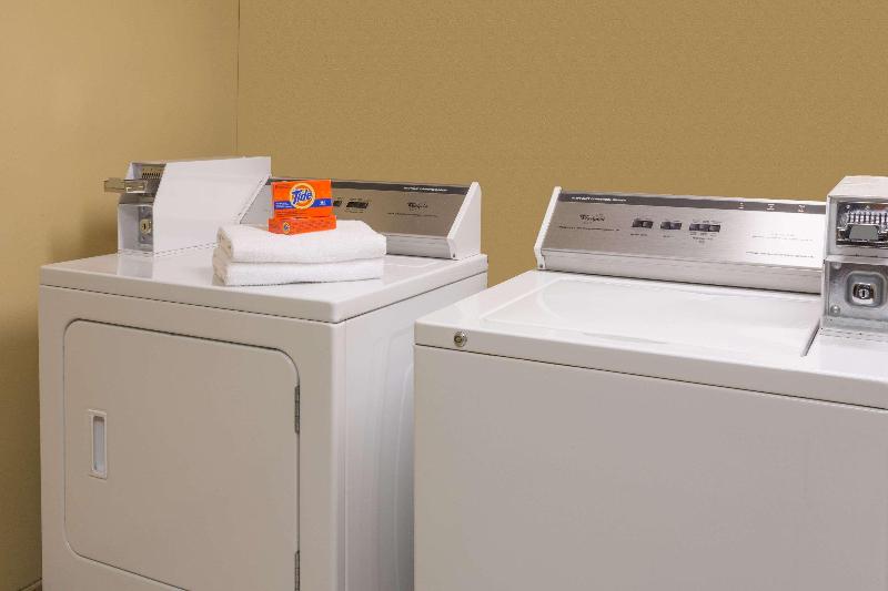 酒店 Days Inn By Wyndham Dumfries Quantico