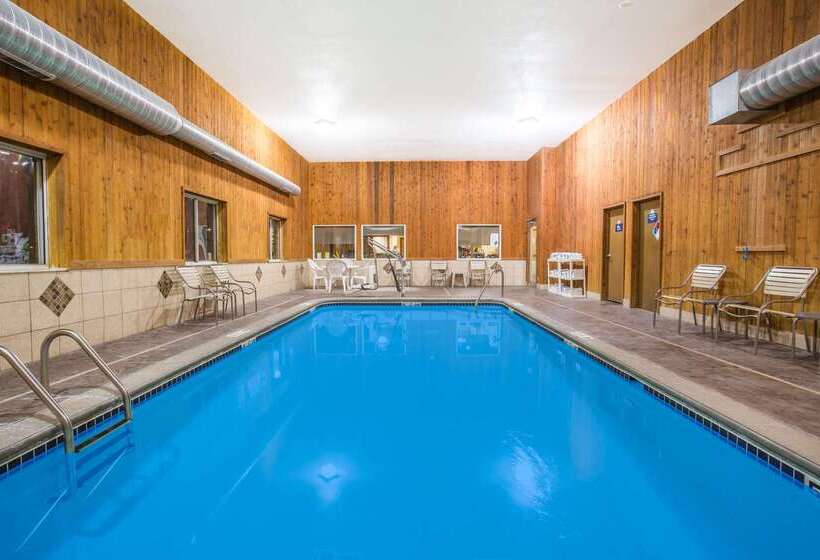 فندق Days Inn By Wyndham Evansdale Waterloo