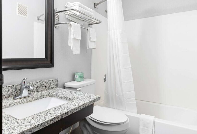 호텔 Days Inn By Wyndham Savannah Gateway I95