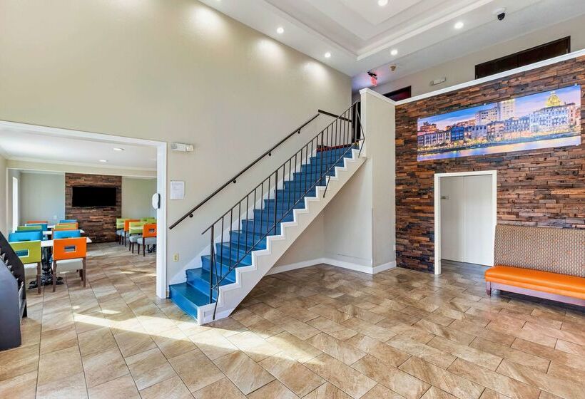 호텔 Days Inn By Wyndham Savannah Gateway I95