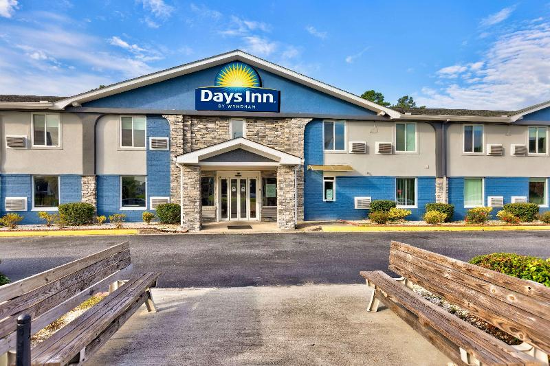 호텔 Days Inn By Wyndham Savannah Gateway I95