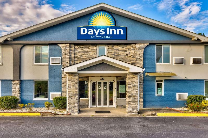 호텔 Days Inn By Wyndham Savannah Gateway I95