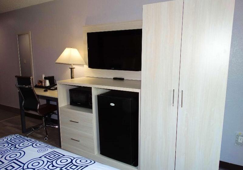 호텔 Days Inn By Wyndham Savannah Gateway I95