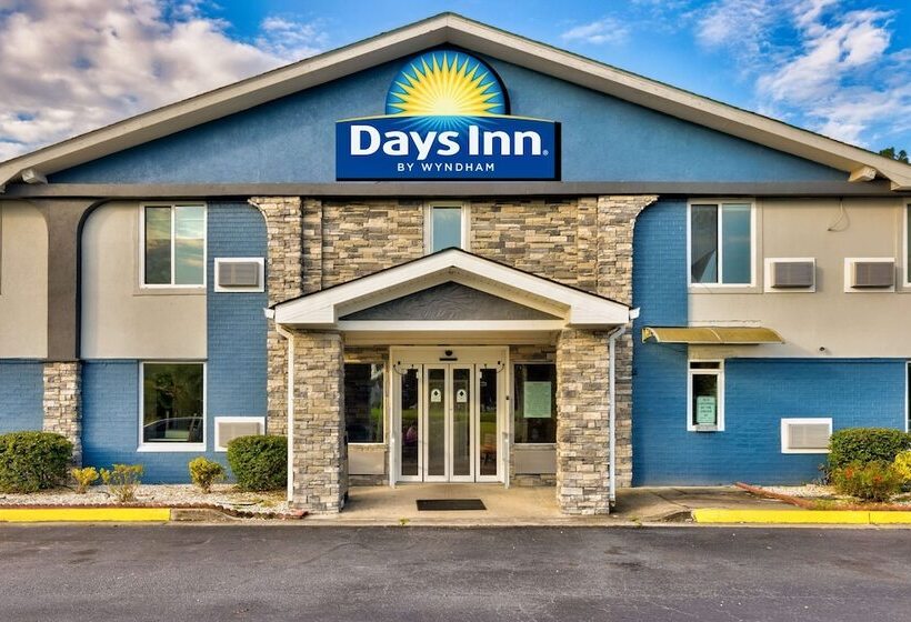 호텔 Days Inn By Wyndham Savannah Gateway I95
