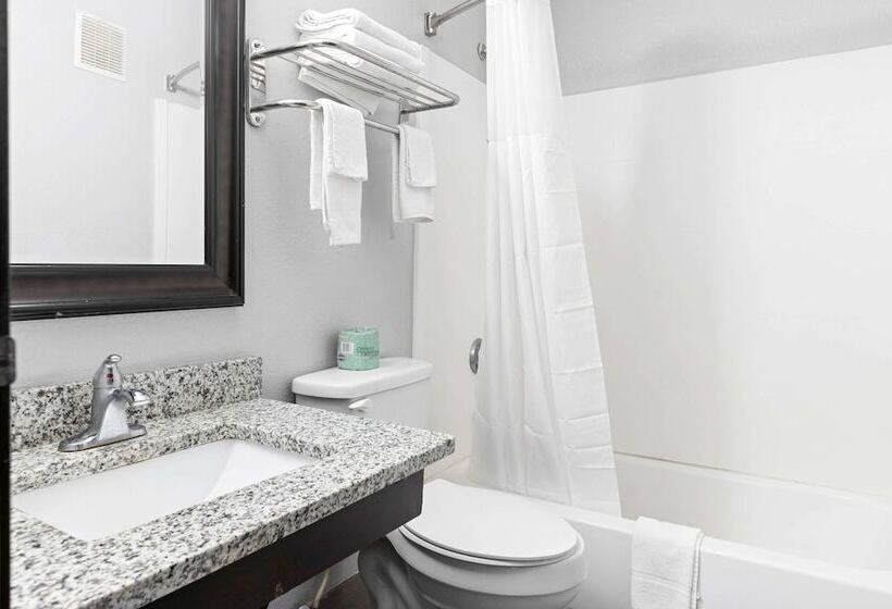 호텔 Days Inn By Wyndham Savannah Gateway I95