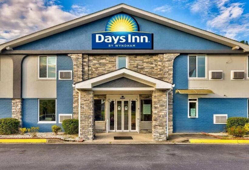 호텔 Days Inn By Wyndham Savannah Gateway I95