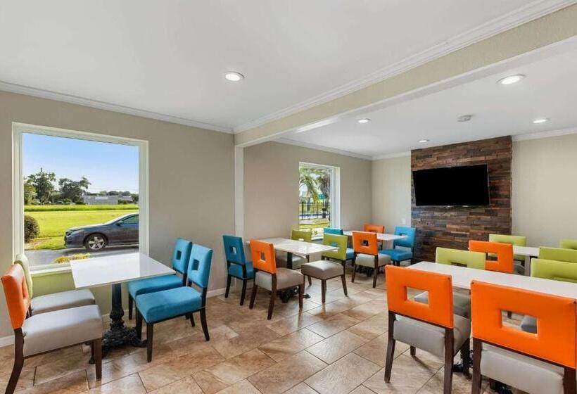 호텔 Days Inn By Wyndham Savannah Gateway I95