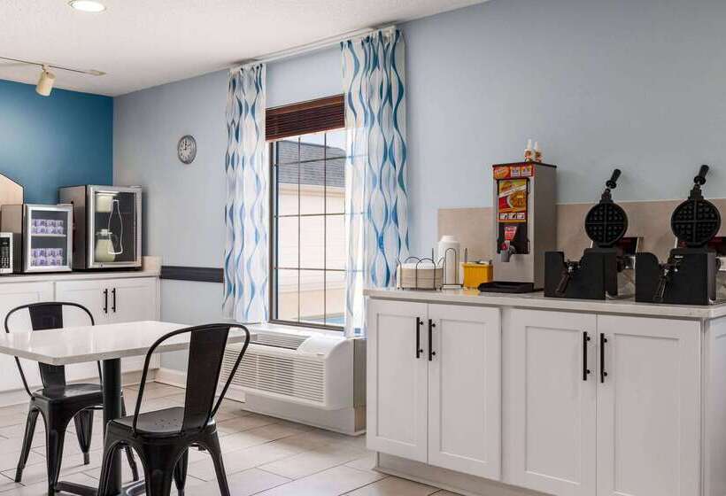 Отель Days Inn By Wyndham Shallotte